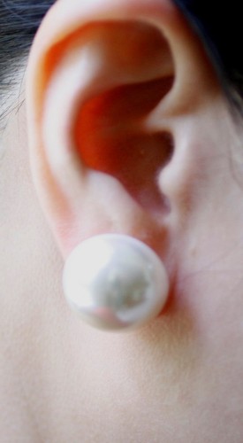 Pair pierced faux - 1, pearl